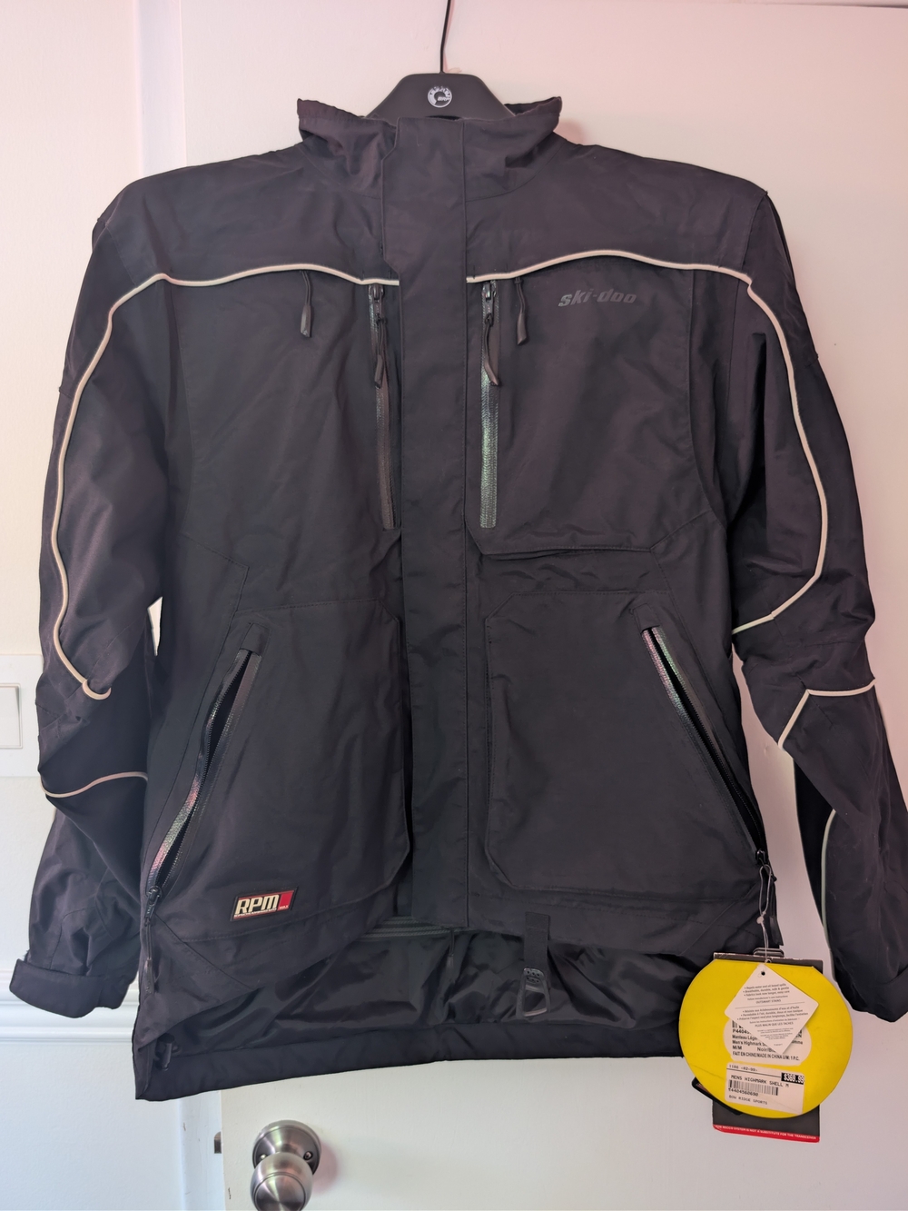 Men’s Black Insulated Snow Jacket